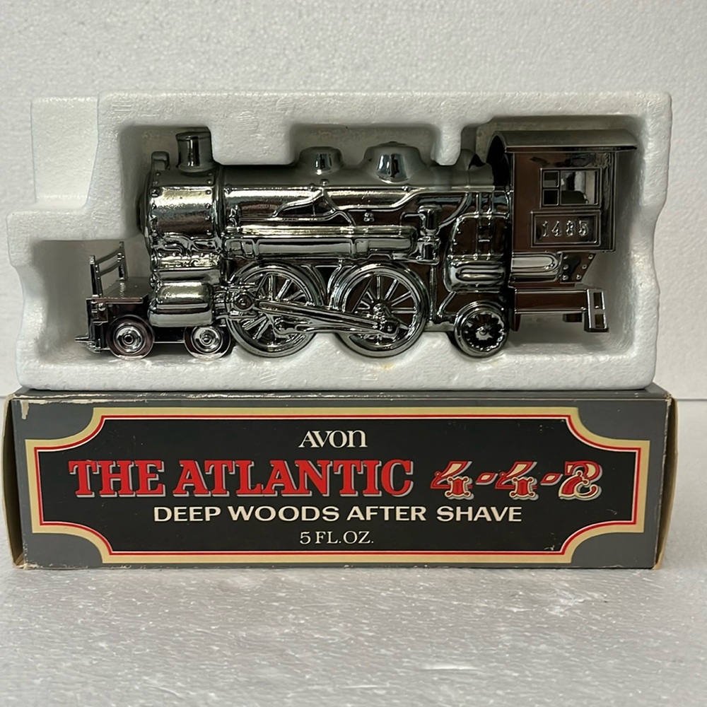 Vintage MIP Avon The Atlantic 4-4-2 Deep Woods After Shave.